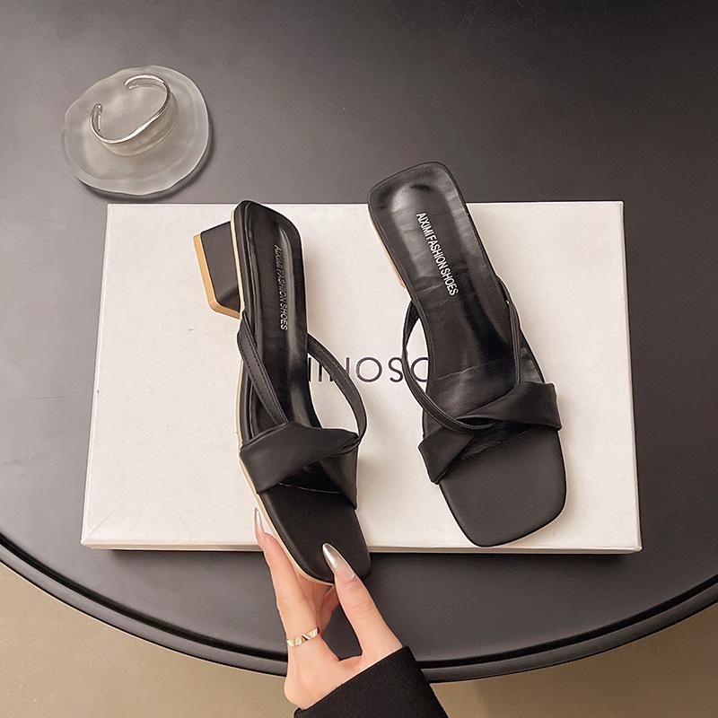 

High heels women s summer new niche square head thick heel with sandals wear versatile slippers 40
