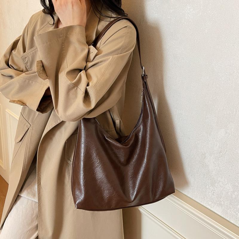 Premium texture large-capacity bag women's 2025 autumn and winter new Maillard relaxation casual shoulder tote bag