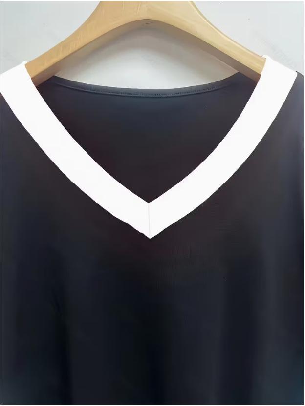 Elegant V-neck Black and White Color Block Women's T-shirt 2025