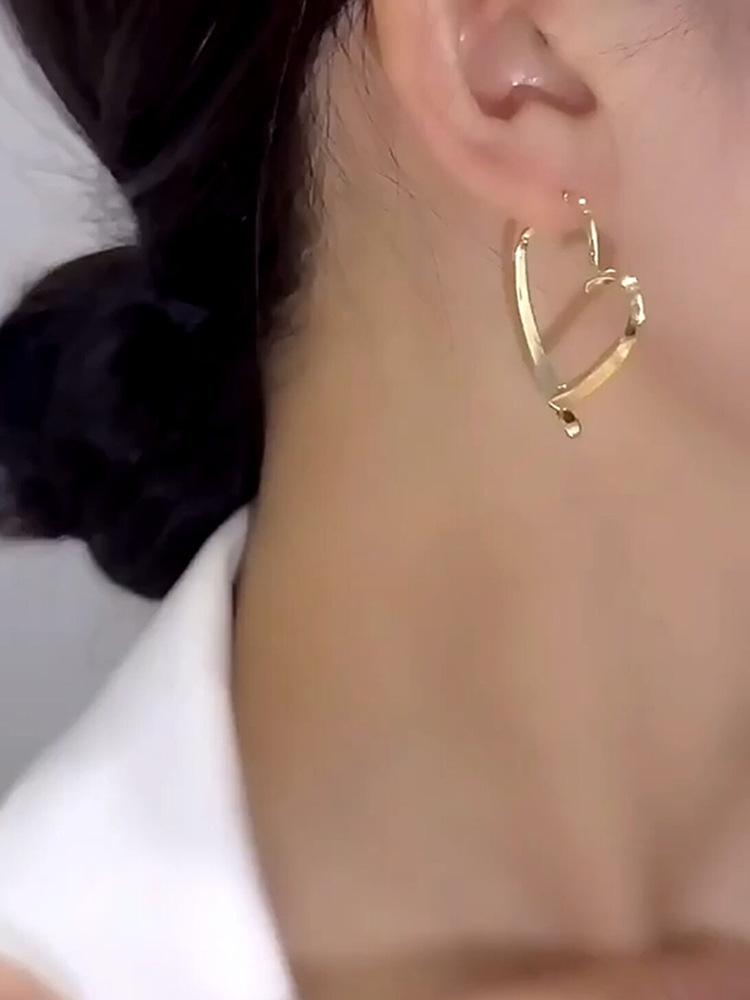 Elegant S925 Silver Pearl Bow Earrings for Women, Fashionable and High-End Design