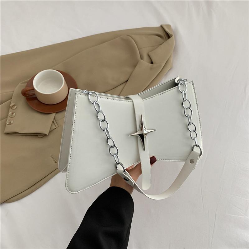 Trendy Chain Shoulder Bag With Street Style Design For Women Fall 2023