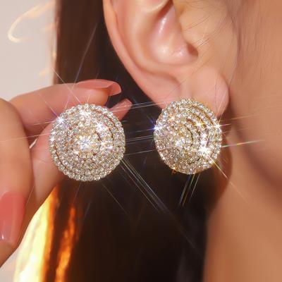 Boucles d'oreilles rondes en strass de luxe à la mode, petites boucles d'oreilles brillantes, boucles d'oreilles élégantes tendance pour femmes, 1 paire