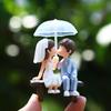 Charm Holding Umbrella Lover Statue Figurine Miniature Figure For Wedding Party and Home Shelf Display Decoration