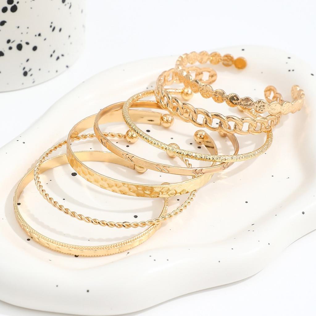 European and American Hammered Pattern Arrow Diamond-shaped Bracelet Chain Twist Hammered Pattern Bracelet Seven-piece Set for Women