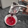 1pc Portable Fruit Juicer, Home Kitchen Gadget Orange Juice Squeezer
