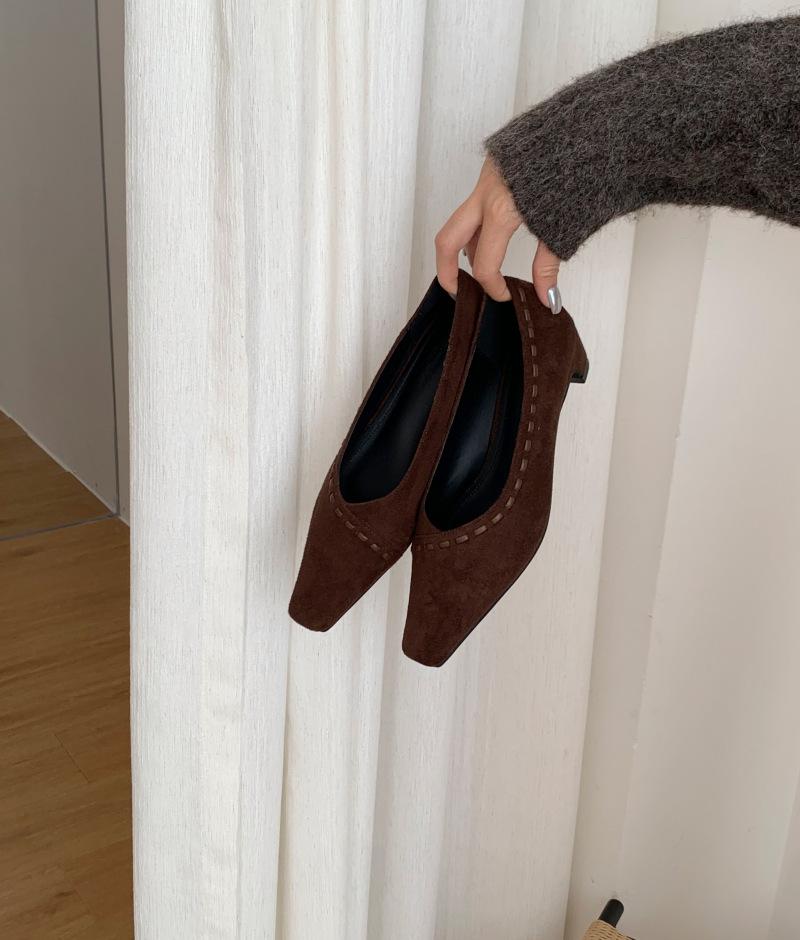 Coarse heel single shoes female versatile little fairy 2025 new shallow mouth small fragrant style work one pedal low heel Mary Jane shoes