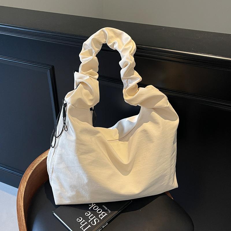Girl pleated underarm bag 2025 new lightweight nylon messenger bag large capacity versatile shoulder women's bag