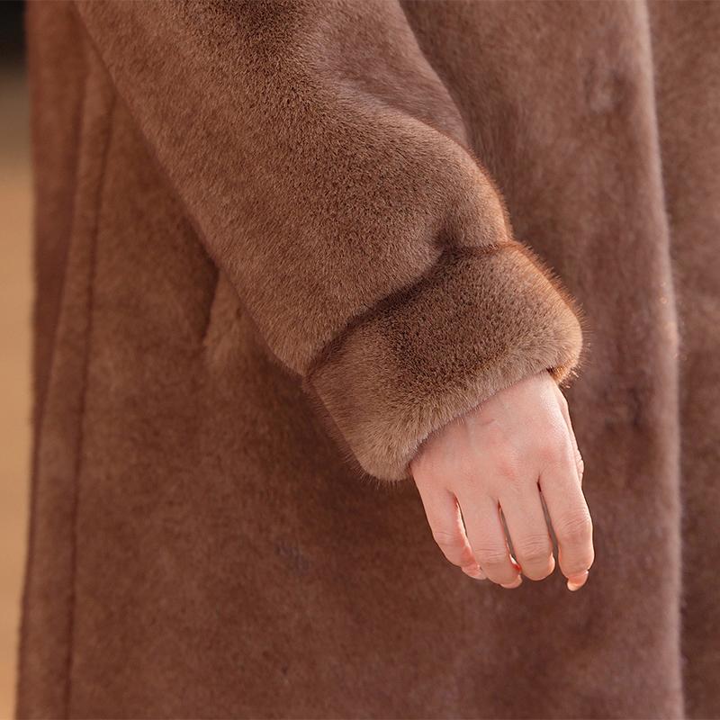 Luxurious Winter Faux Fur Jackets for Women Thick Warm Outerwears Elegant Middle-aged Women's Fur Coat