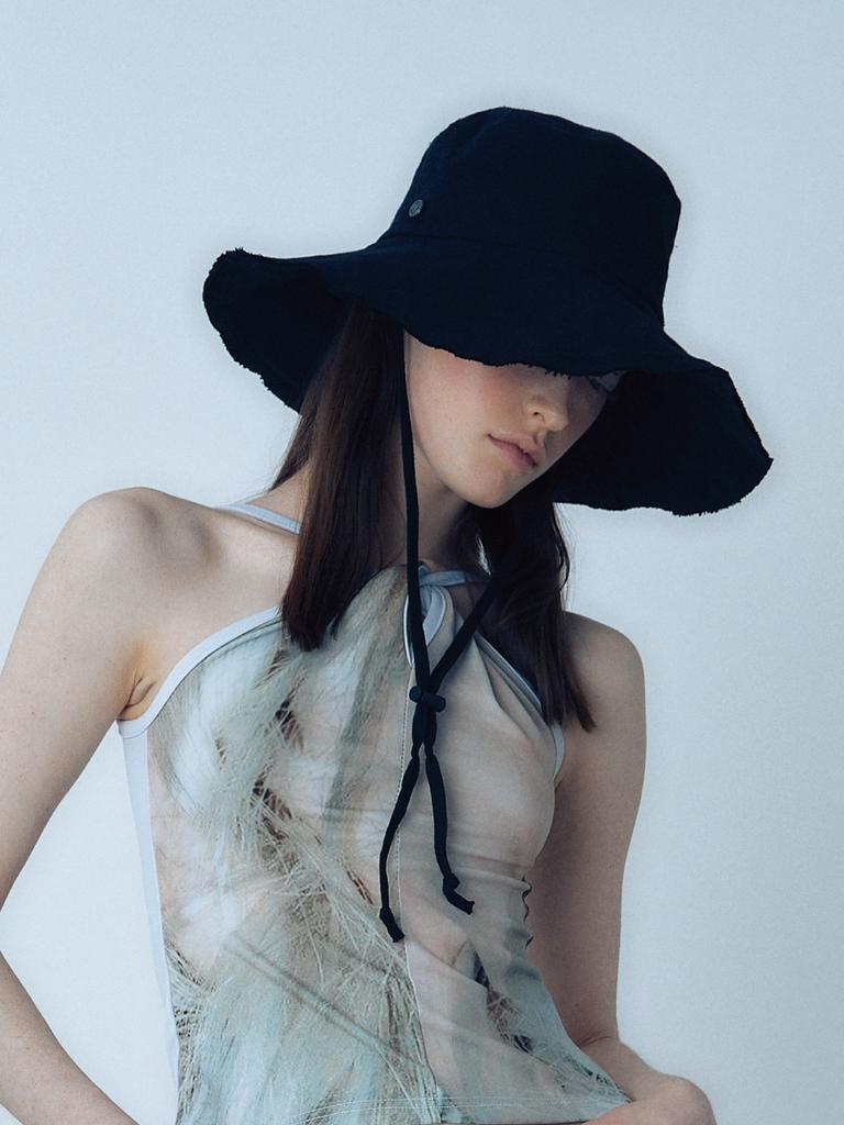 Poejidam Linen Wide Bucket Hat In Black