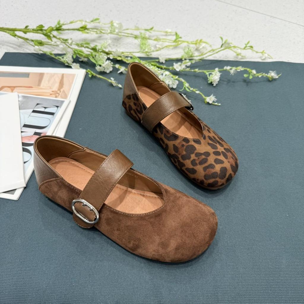 Korean Version of Round Head Suede with Single Shoes for Women In the Autumn of 2025, New Retro Leopard Print Fashionable Mary Jane Small Leather Shoe
