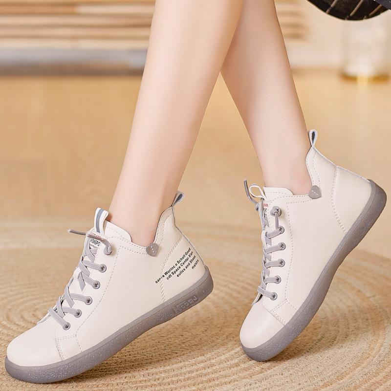 

2025 Осень/Зима Модные женские белые кроссовки средней высоты, из натуральной кожи, с эластичным ремешком, на плоской подошве, повседневная обувь, трендовые спортивные слипоны 40