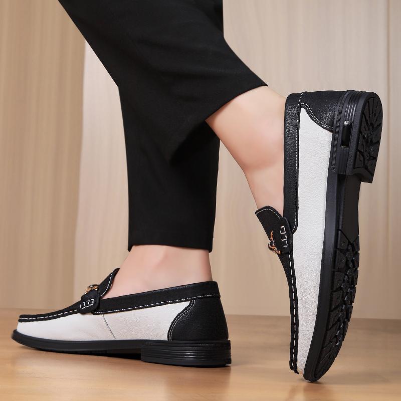 Fashion New Fashionable Men's Brand Design Summer Punching Refreshing Flat Bottomed Handmade Soft Breathable Large Size Leisure Loafers