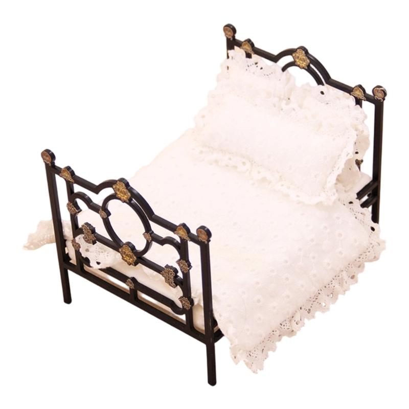 

Highly Detailed Miniature Bed Model Iron Single Bed with Mattress For Doll House Decors And Creative Roleplay Activity чорний