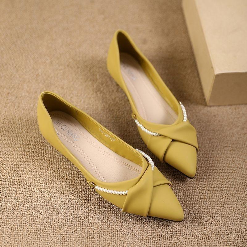 Single shoes for women in 2025 are popular, pointed soft leather is fashionable and versatile, comfortable, one pedal is not tired, and the feet are
