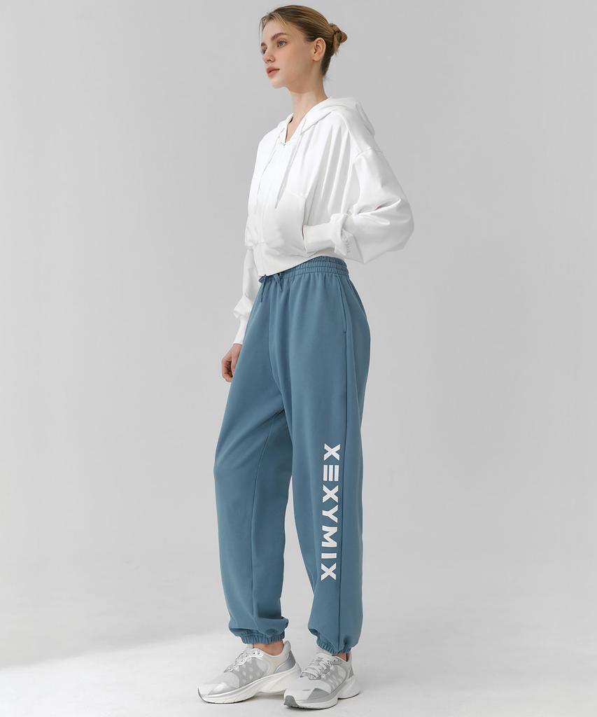 XEXYMIX Lettering Big Logo Loose Fit Jogger Pants Xfk1Pt1101 (A Type)