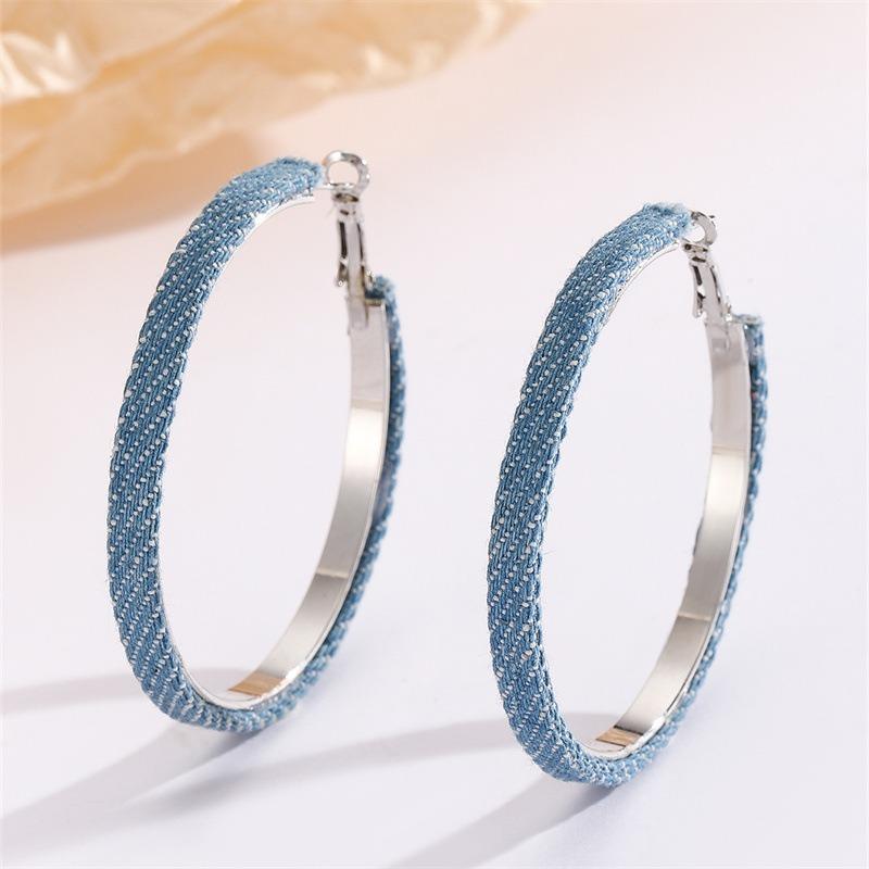 Exaggerated Leopard Print Artificial Leather Earrings, Featuring An Individualistic Ear Design and A Trendy, Niche Style.