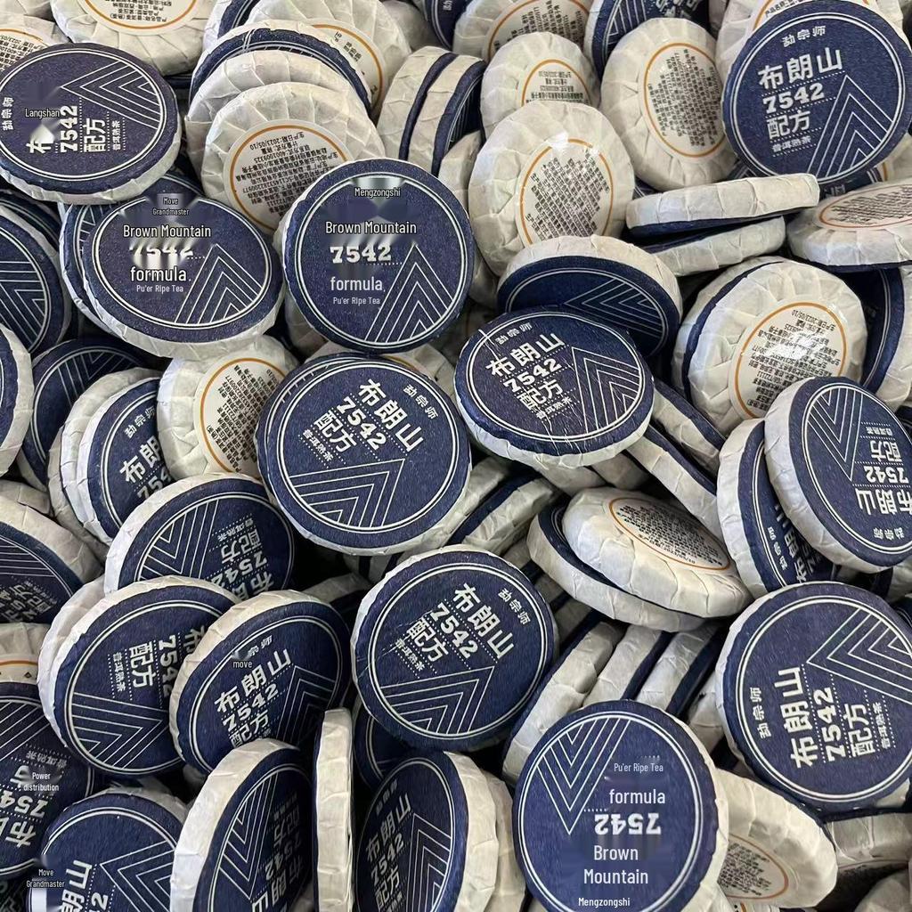 Assorted Mini Tea Cakes: 40 Varieties of Yunnan Pu-erh, Ripe, Glutinous Aroma, White, and Black Tea