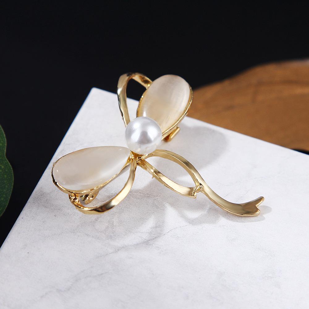 Butterfly Bow Brooch Brooch Accessories Female Fashion Suit Cardigan Large Pins Hundred Pearl Shawl Buttons Brooch Jewelry