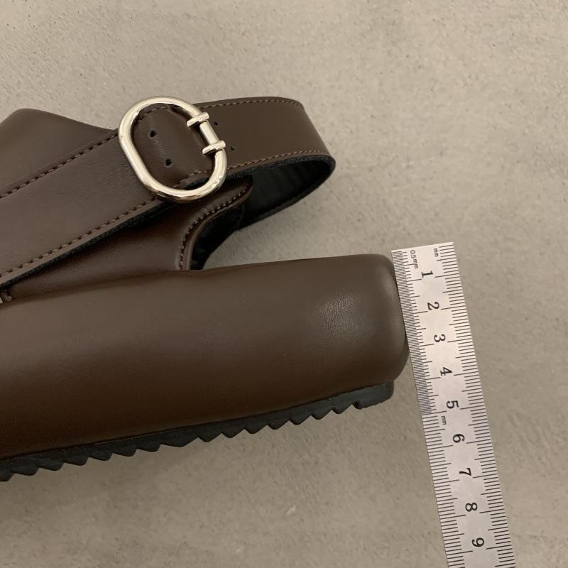 Plateausandalen mit Zehensteg für Damen, Sommer 2025, neue Modelle mit Röcken, vielseitige Retro-Gürtelschnalle, römische Strandschuhe