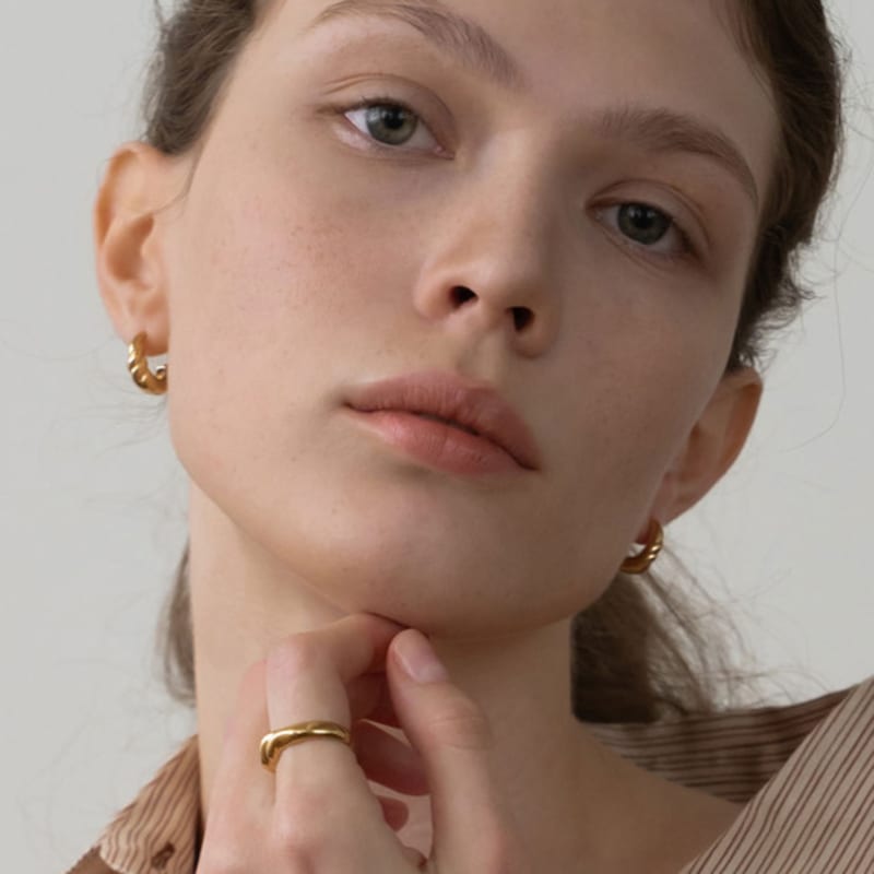 Dawn of Me Torsion Ring Earring