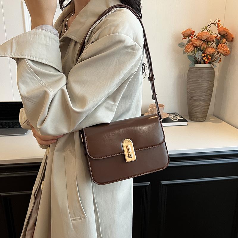 Bag Women's messenger bag 2025 New trendy autumn versatile ins shoulder bag This year's popular small square bag