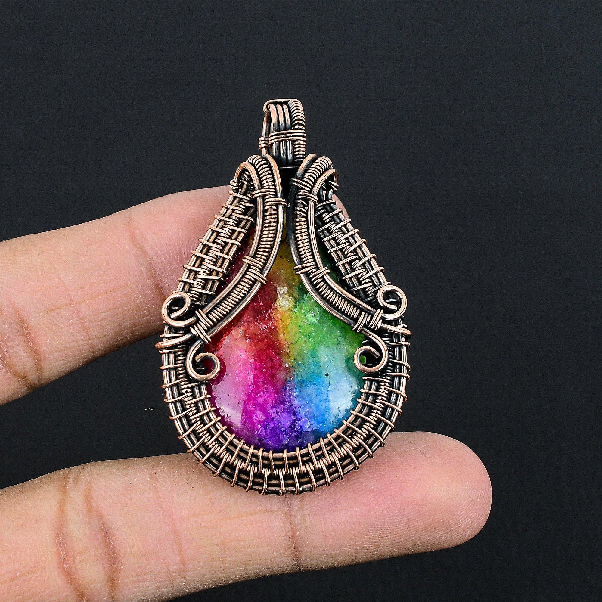 

Кулон из Радужного Солнечного Кварца, обернутый медной проволокой 999 пробы, Ювелирное изделие с подвеской из драгоценного камня ручной работы, Подарки для жены, Новая подвеска 2.55 Inches