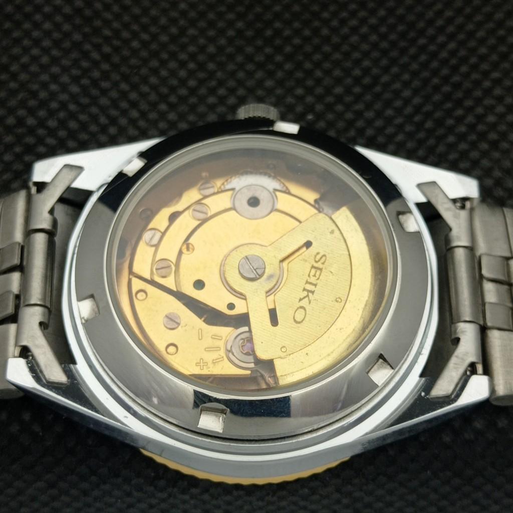Gebrauchte Seiko 5 Automatik Herrenuhr aus Japan mit seltenem goldenem Uhrwerk 575a-a304781-2