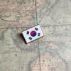 Korean Flag Brooch 2.5 * 1.5cm Zinc Alloy Die-cast Pvc Color Printing and Coating Golden Rectangular Shape
