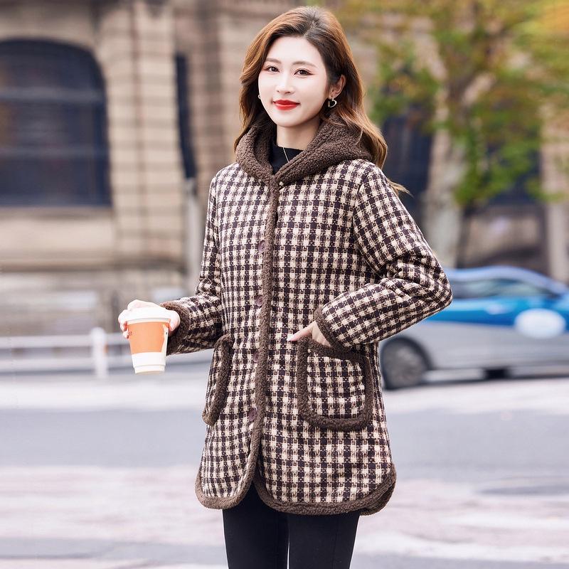 Mom's Winter Velvet-Lined Plaid Jacket - Warm, Cotton Padded, Plus Size for Middle-Aged & Elderly Women