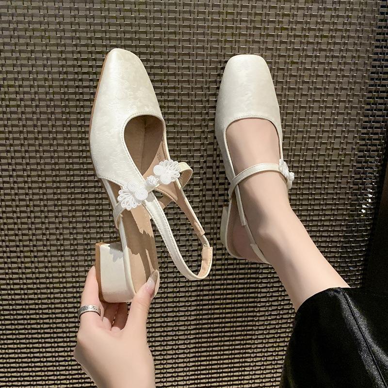 Sommer neue Dicke Ferse sanftes Temperament eckiger Kopf mittlerer Absatz Sandalen Damen flacher Mund Druck Tasche Kopf Sandalen