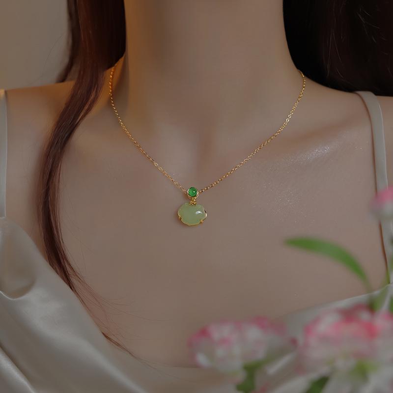 Hetian Jade & Ruyi Lock Green Bead Necklace - Retro Luxury Mother's Day Gift (2023)