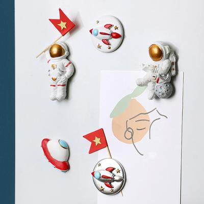 Fridge Magnet Astronaut Workmanship 3D Shape Strong Suction Exquisite Cartoon Astronaut Refrigerator Paste for Home