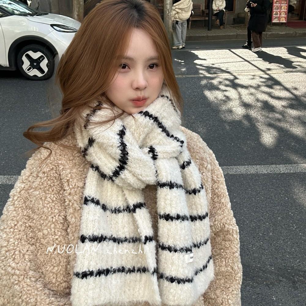 Retro New Year's Christmas red stripe wool blended scarf women's winter thickened warm atmosphere scarf manufacturer wholesale