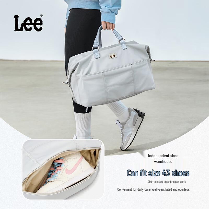 

Lee Women s Large Capacity Travel Duffel Bag