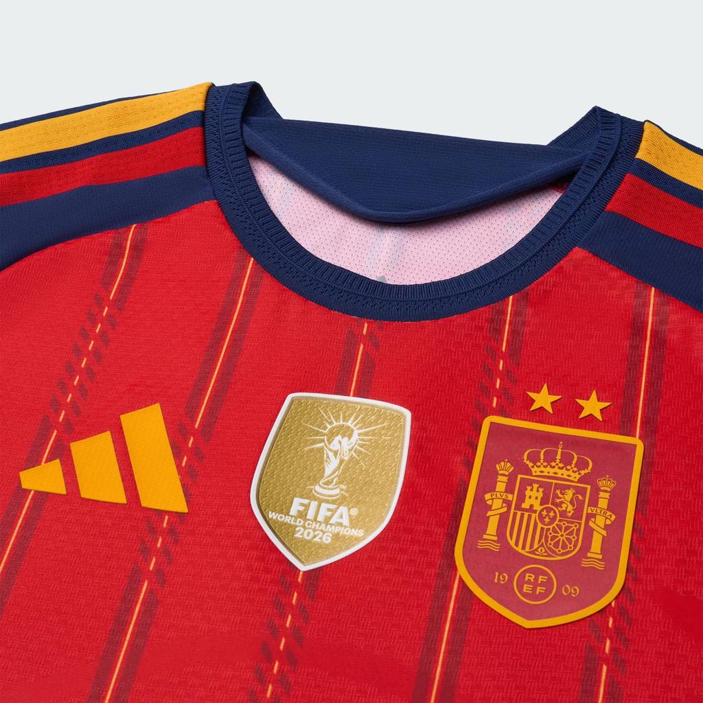 adidas Spagna Climacool Campione Coppa del Mondo 2026 Squadra Nazionale Spagnola Versione Giocatore Casa Due Stelle Asciugatura Rapida Vestibilità Slim Fit Maglia da Calcio a Strisce KF4410