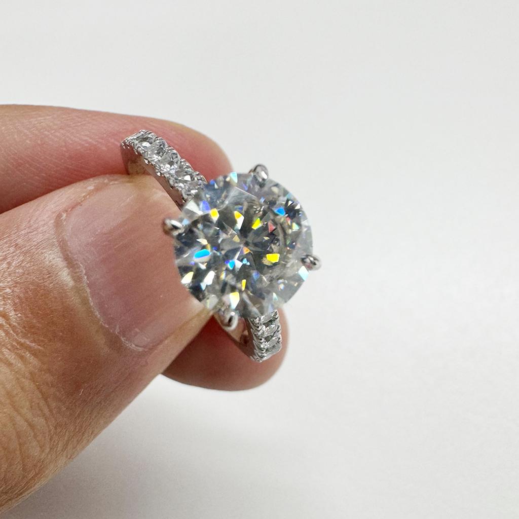 Luxury Wedding 1ct 2ct 925 Silver White Gold Plated Oval/Radiant Cut VVS Lab Grown Moissanite Diamond Engagement Ring for Women