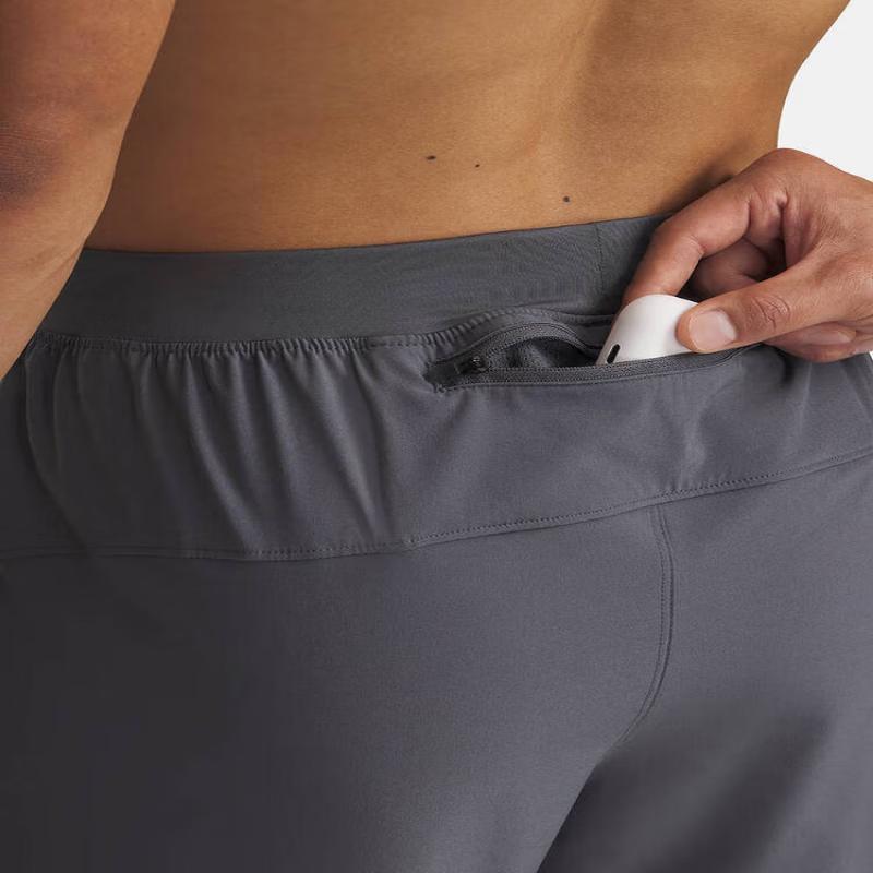 Under Armour Herren Trainingshose aus gewebtem Material