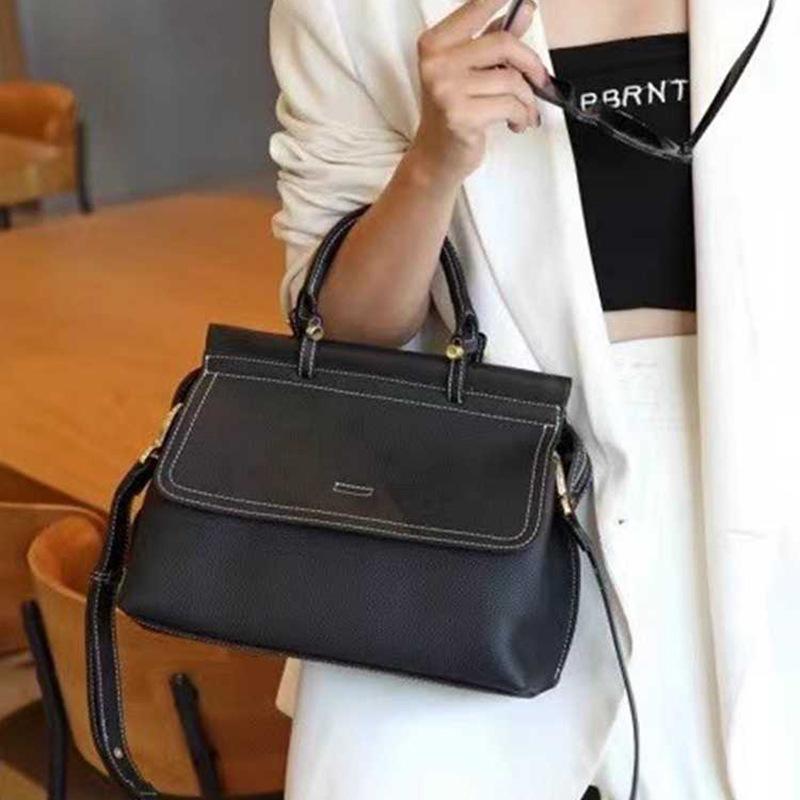 New Lightweight Luxury High-end Handbag with Women's Head Covering Layer Made of Cowhide, Fashionable Leather, Commuting Shoulder Bag, Crossbody Bag