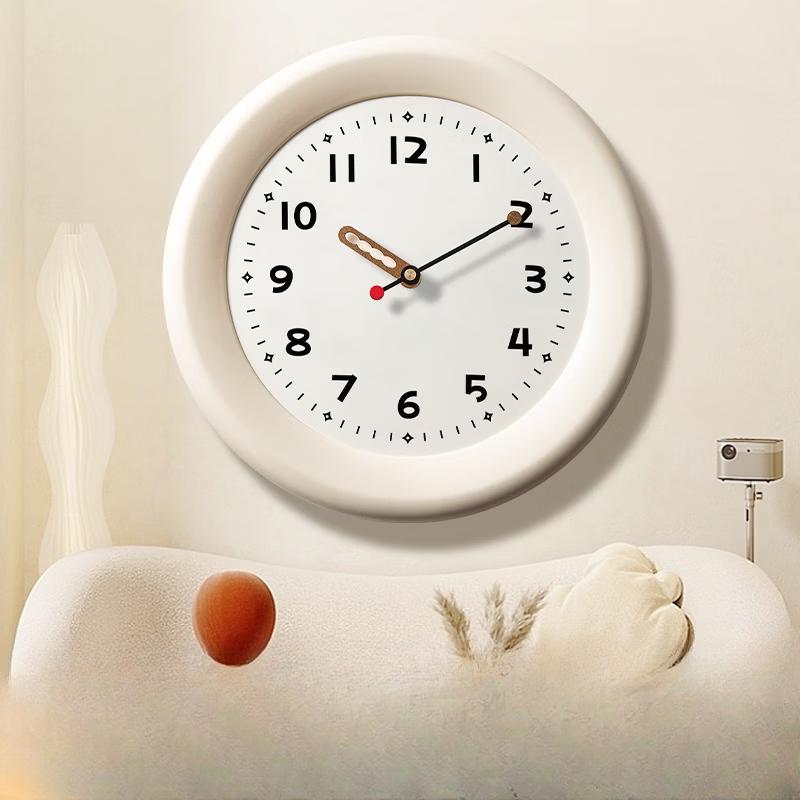 Handun Round Cream Style Wall Clock