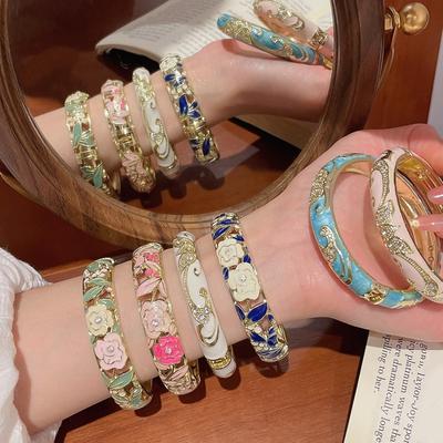 Bracelet Manchette Vintage Cloisonné Floral Creux Émail Bracelet de Main pour Femme Cadeaux pour Femme Fille