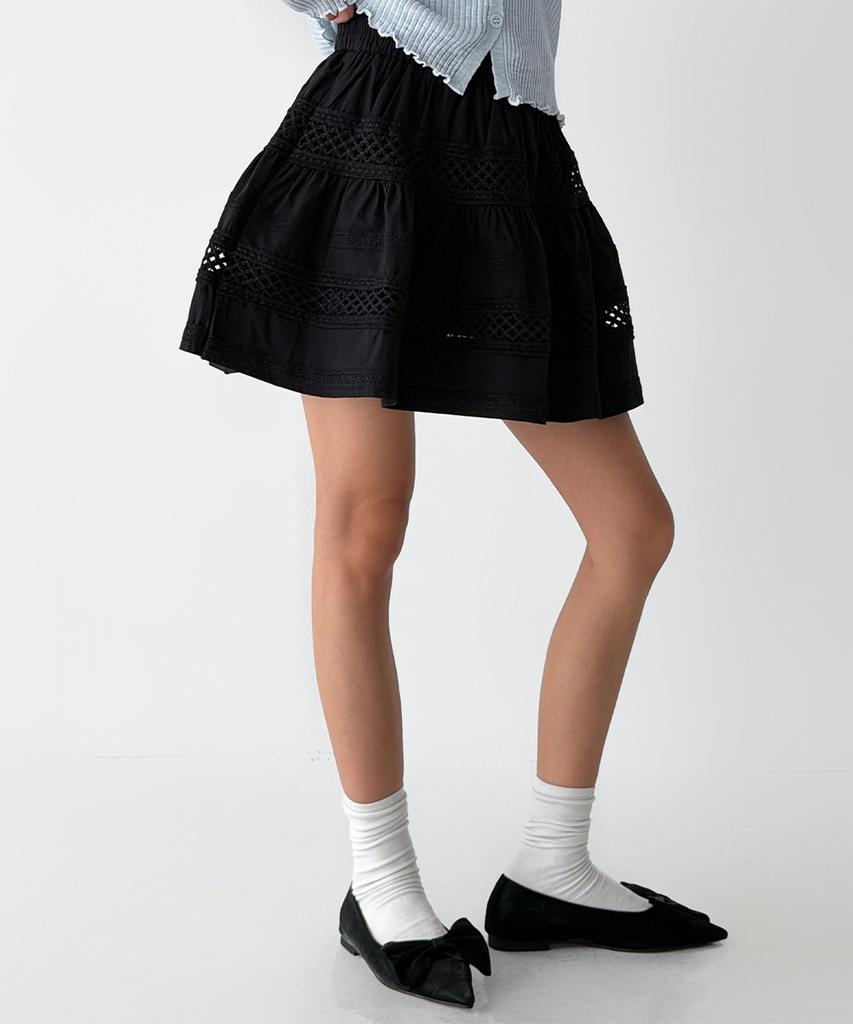 The Green Lab Punched Lace Tiered Mini Skirt [Black]