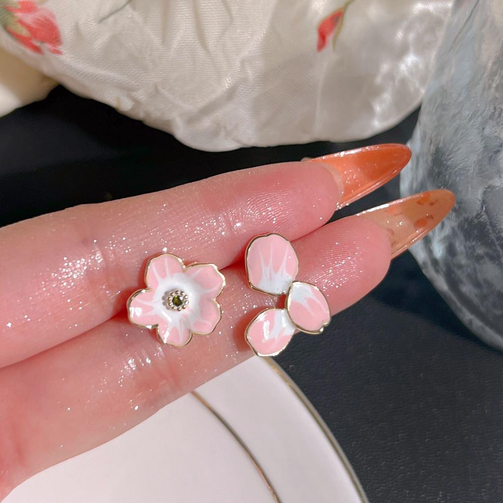 Silver Needle Hollow Flower Fringed Earrings Fashion Personality Cold Wind Long Earrings Temperament Advanced Earrings