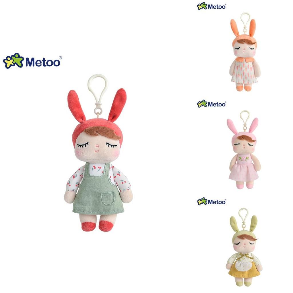 Metoo אנג'לה בובת קטיפה רכה מחזיק מפתחות קל משקל וחמוד קישוט לתיק לבנות עבור