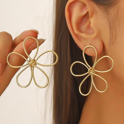 2024 Winter Fashion Large Hollow Iron Wire Flower Earrings