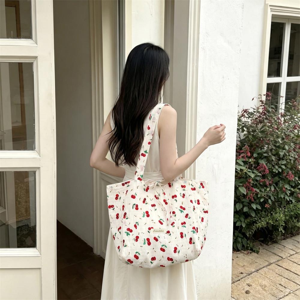 Floral Polyester Tote Bag For Women With Large Capacity And Card Pocket