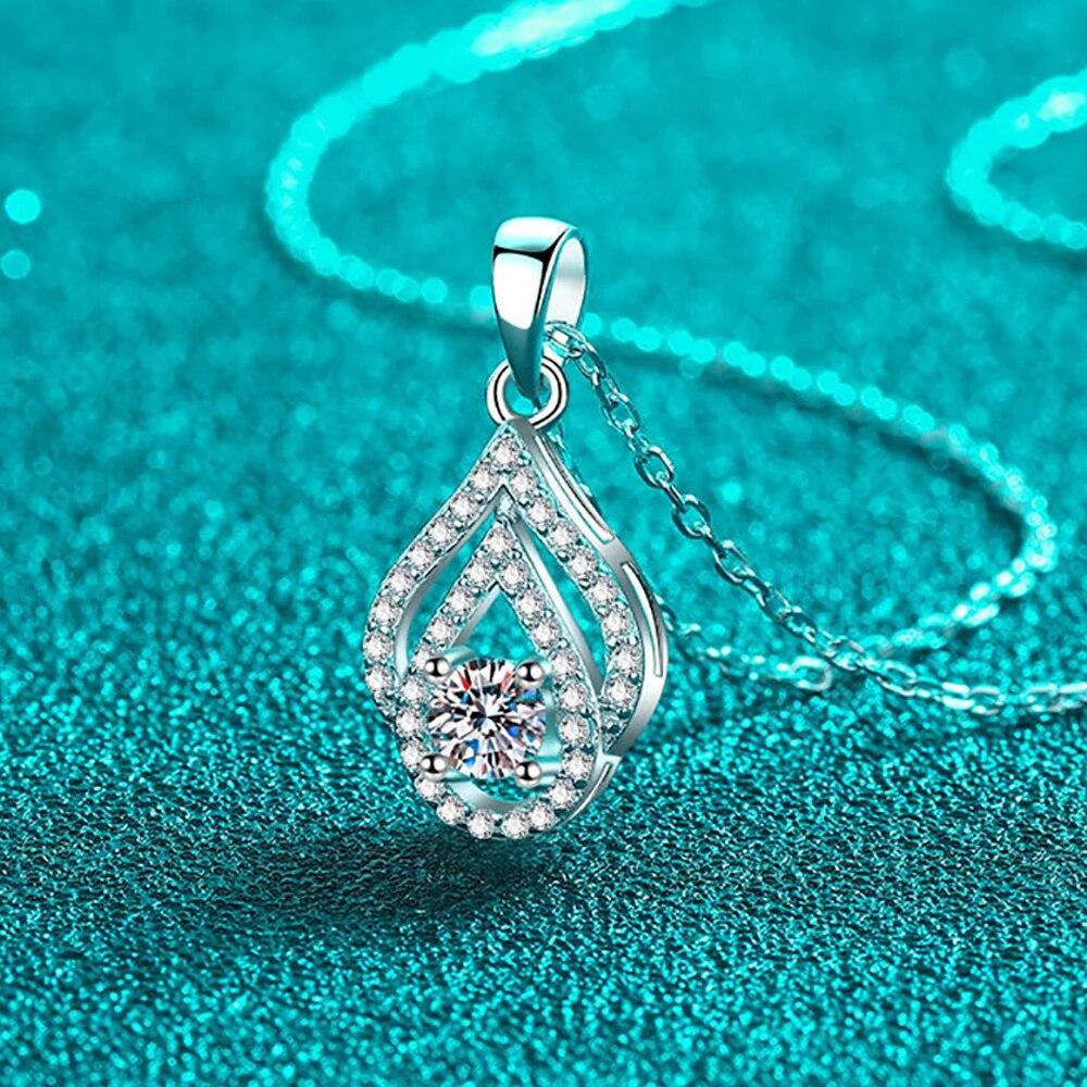 Echte Kleur 4mm Moissanite Hanger Ketting Voor Vrouwen 100% S925 Sterling Zilveren Plaat Pt950 Hals Ketting Fijne Sieraden kopen vanaf een prijs van 23