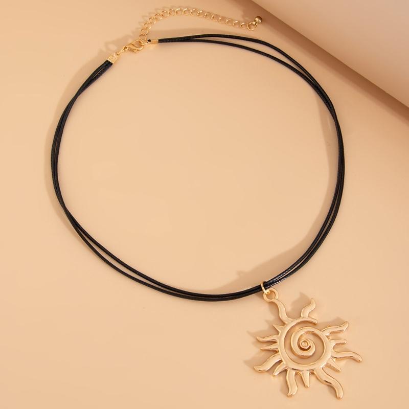 Stylish Metal Coil Sunflower Pendant Necklace Leather Necklace Goth Jewelry For Women