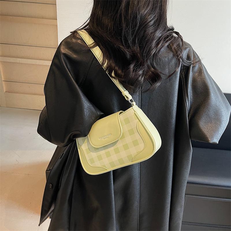 Niche design bag women's new summer versatile messenger bag shoulder underarm small square bag