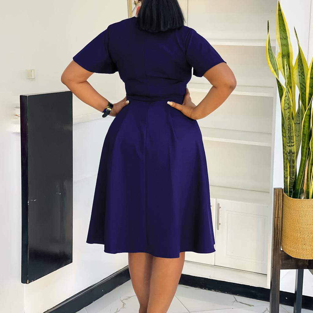 Sommermode Elegantes einfarbiges Kleid mit Schleife und kurzen Ärmeln in Übergröße