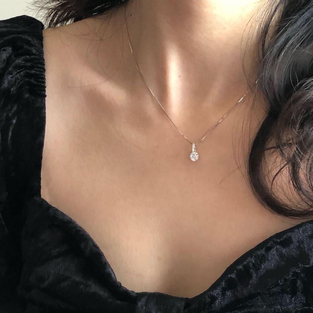 Korean Zircon Teardrop Pendant Necklace: Minimalist Fresh Style with 7mm Sparkling Diamond Design for Women